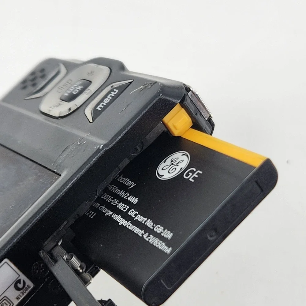 GE E1680W Digital Camera 16MP 8x Optical Zoom 3.0 LCD HD Vid Needs Lens Cleaning